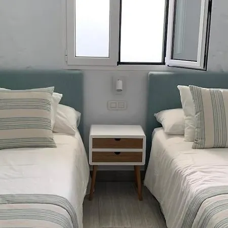 Renovated 2 Bedroom In Ferienhaus Playa del Inglés